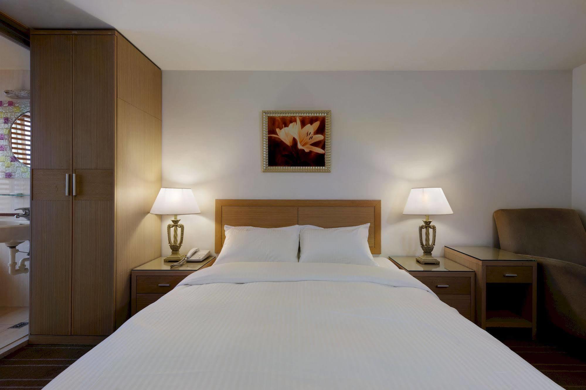 Nei Jiang Hotel Тайбэй Экстерьер фото